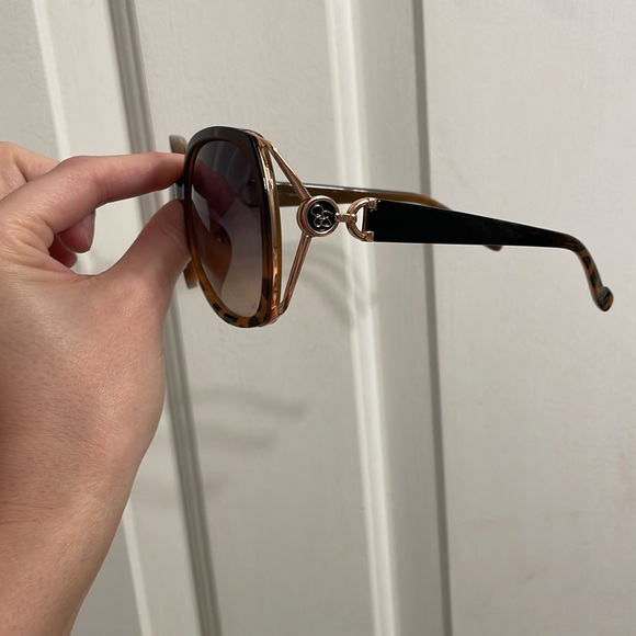 Tortoise Shell Sunglasses - Picture 4 of 4